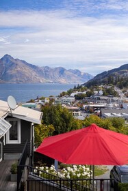 Queenstown House Boutique Bed & Breakfast & Apartments