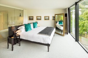 Queenstown Park Boutique
