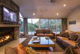 Riverview Retreat