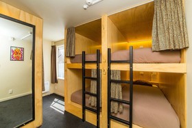 Sir Cedrics Tahuna Pod Hostel