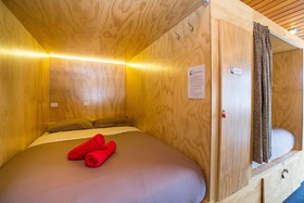 Sir Cedrics Tahuna Pod Hostel