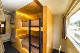 Sir Cedrics Tahuna Pod Hostel