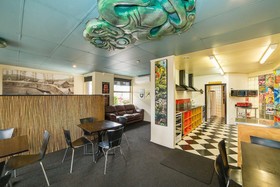 Sir Cedrics Tahuna Pod Hostel