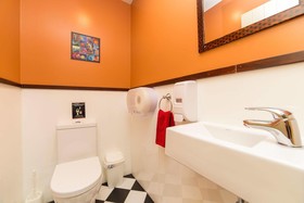 Sir Cedrics Tahuna Pod Hostel
