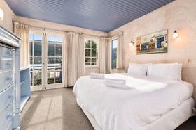 Sunny Lakeview Villa
