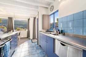 Sunny Lakeview Villa