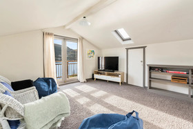 Sunny Lakeview Villa