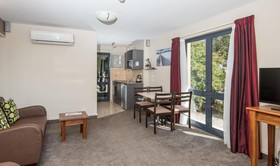 Gladstone Motel