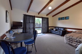 Richmond Motel & Top 10 Holiday Park