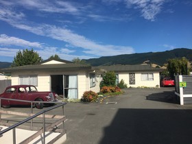 Richmond Motel & Top 10 Holiday Park