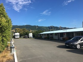 Richmond Motel & Top 10 Holiday Park