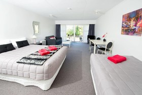 Golden Bay Motel