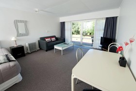 Golden Bay Motel