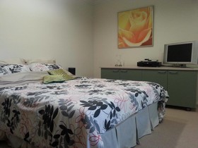 Golden Caves Bed and Breakfast