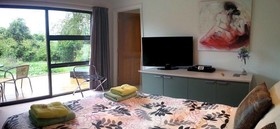 Golden Caves Bed and Breakfast