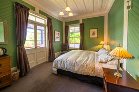 Shady Rest Boutique Luxury Bed & Breakfast