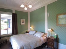 Shady Rest Boutique Luxury Bed & Breakfast