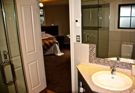 Dock Bay Lodge