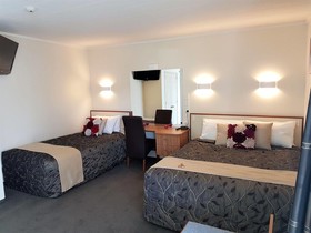 Fiordland Lakeview Motel and Apartments