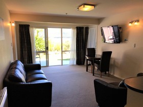 Fiordland Lakeview Motel and Apartments