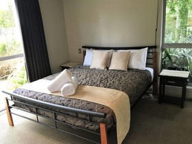 Fiordland Lakeview Motel and Apartments