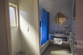 Fiordland National Park Lodge