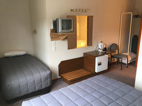 Fiordland National Park Lodge