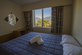 Fiordland National Park Lodge