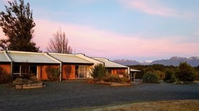 Fiordland National Park Lodge