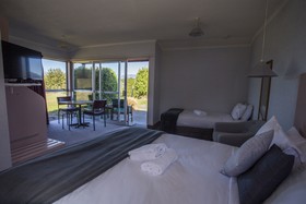 Fiordland National Park Lodge