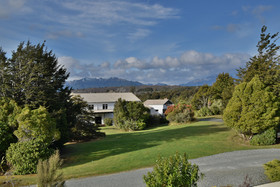 Fiordland National Park Lodge