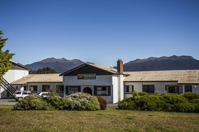 Fiordland National Park Lodge