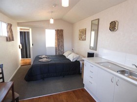 Anchor Motel & Timaru Backpackers