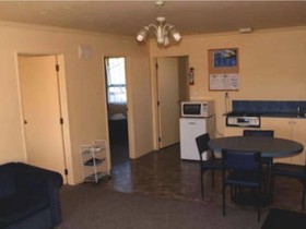Tuatapere Motel