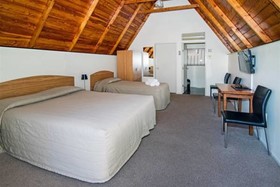 Mountain Chalet Motels