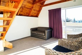 Mountain Chalet Motels
