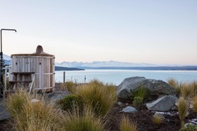 Mt Cook Lakeside Retreat
