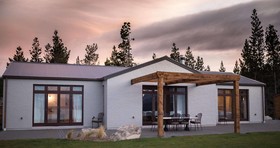 Mt Cook Lakeside Retreat