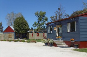 Glenavys Waitaki River Motor Camp - Caravan Park