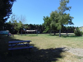 Glenavys Waitaki River Motor Camp - Caravan Park