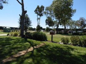 Glenavys Waitaki River Motor Camp - Caravan Park