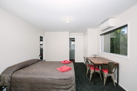 Alpine Motel Apartments