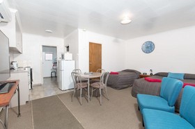 Alpine Motel Apartments