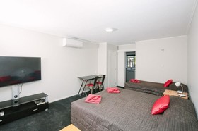 Alpine Motel Apartments