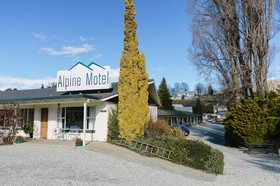 Alpine Motel Apartments