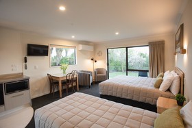 Wanaka Kiwi Holiday Park & Motels