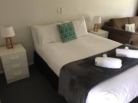 Fairway Motel & Apartments