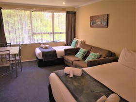 Fairway Motel & Apartments