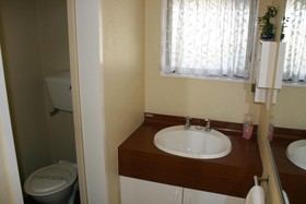 Fairway Motel & Apartments