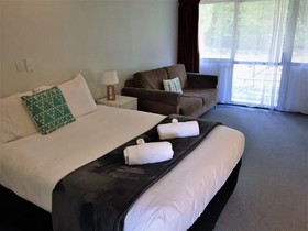 Fairway Motel & Apartments